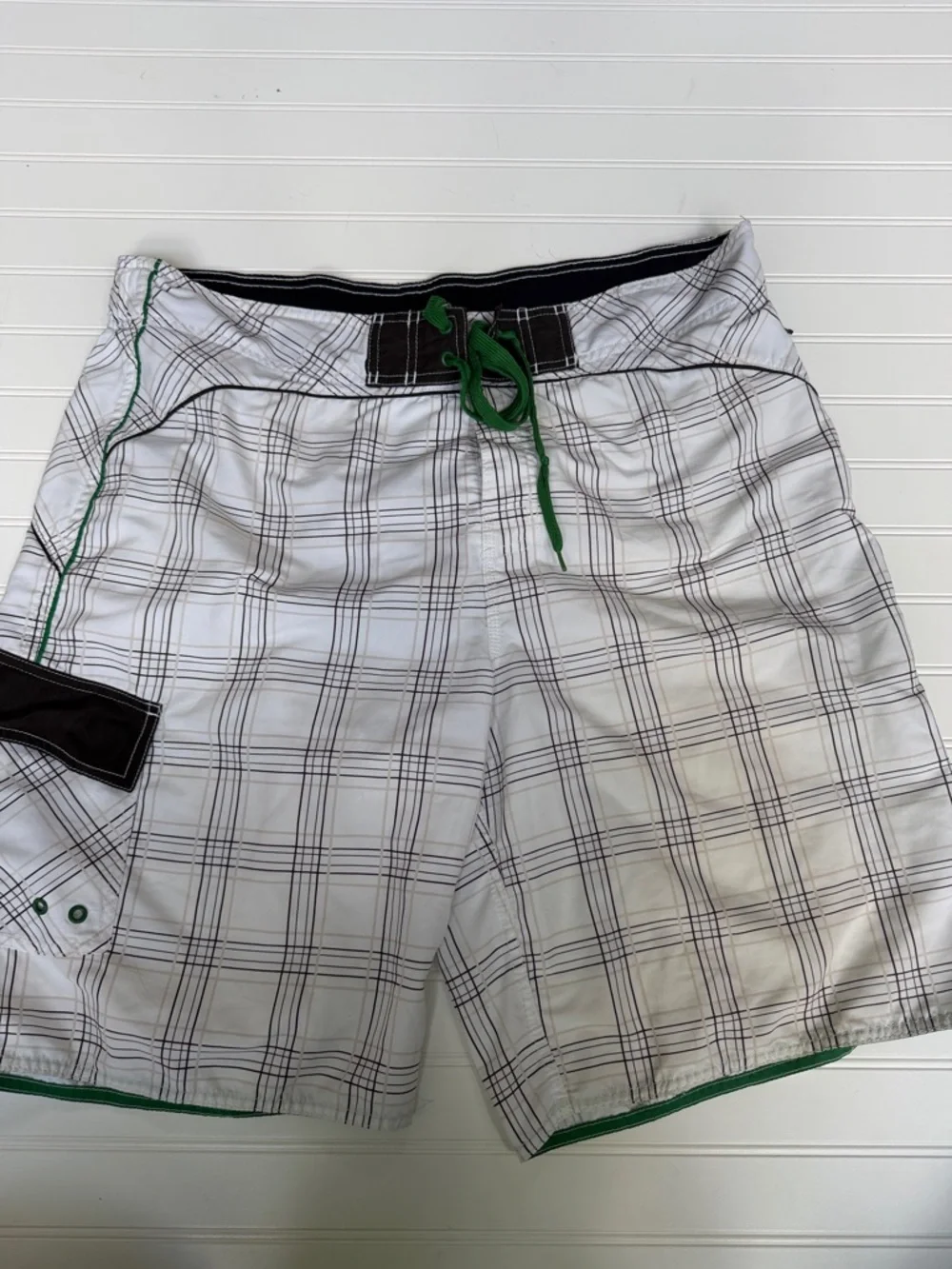 (117)Joe Boxer White Plaid Swim Board Shorts with Green Trim